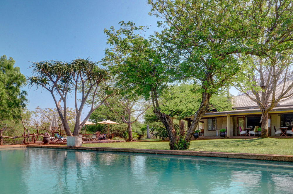 Lodge White Elephant Safaris *